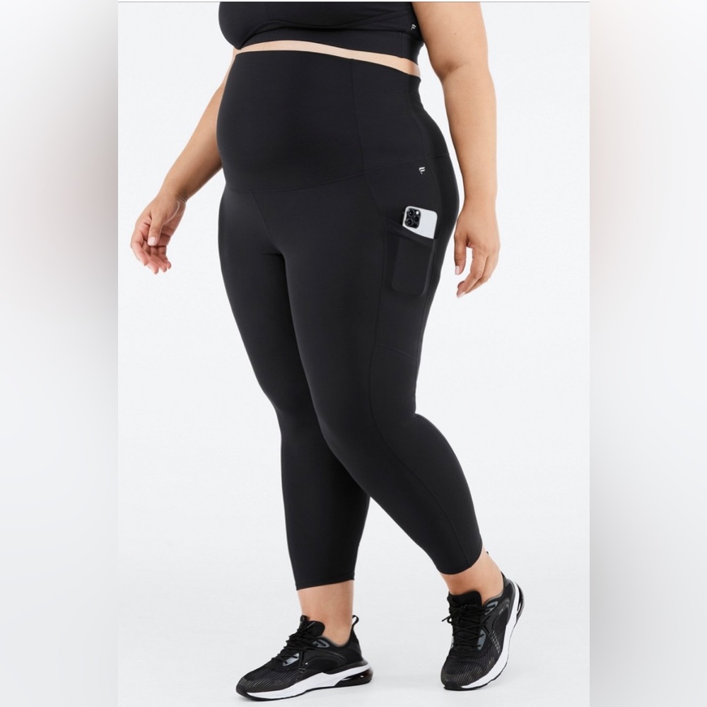 Fabletics black maternity leggings, 2X